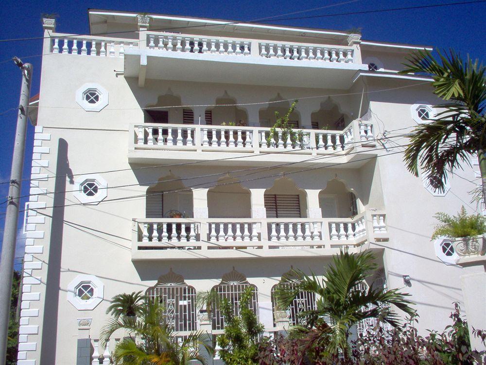 Bethel Court Guesthouse Montego Bay Eksteriør billede